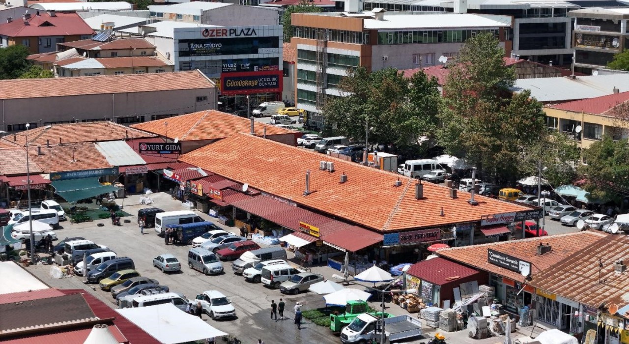 Yangında zarar gören işyerlerindeki çalışmalar tamamlandı