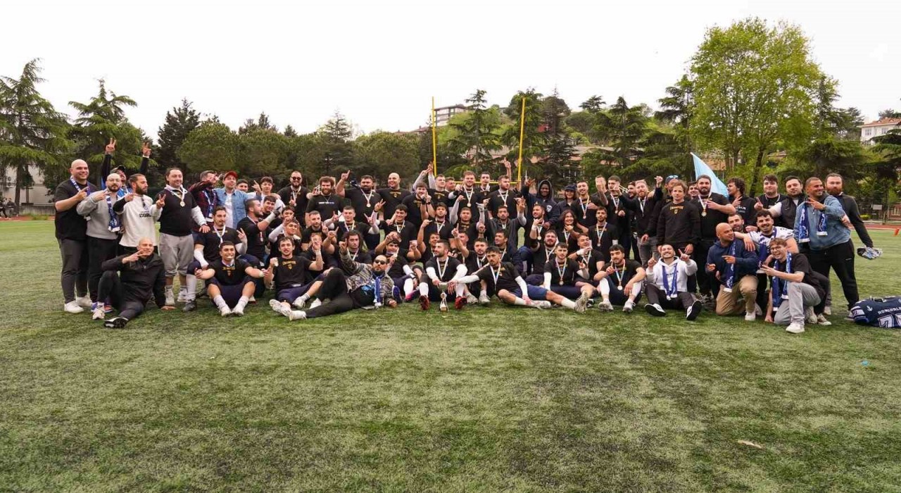 Yaşar Üniversitesi Amerikan Futbol Takımı Admirals Süper Ligde