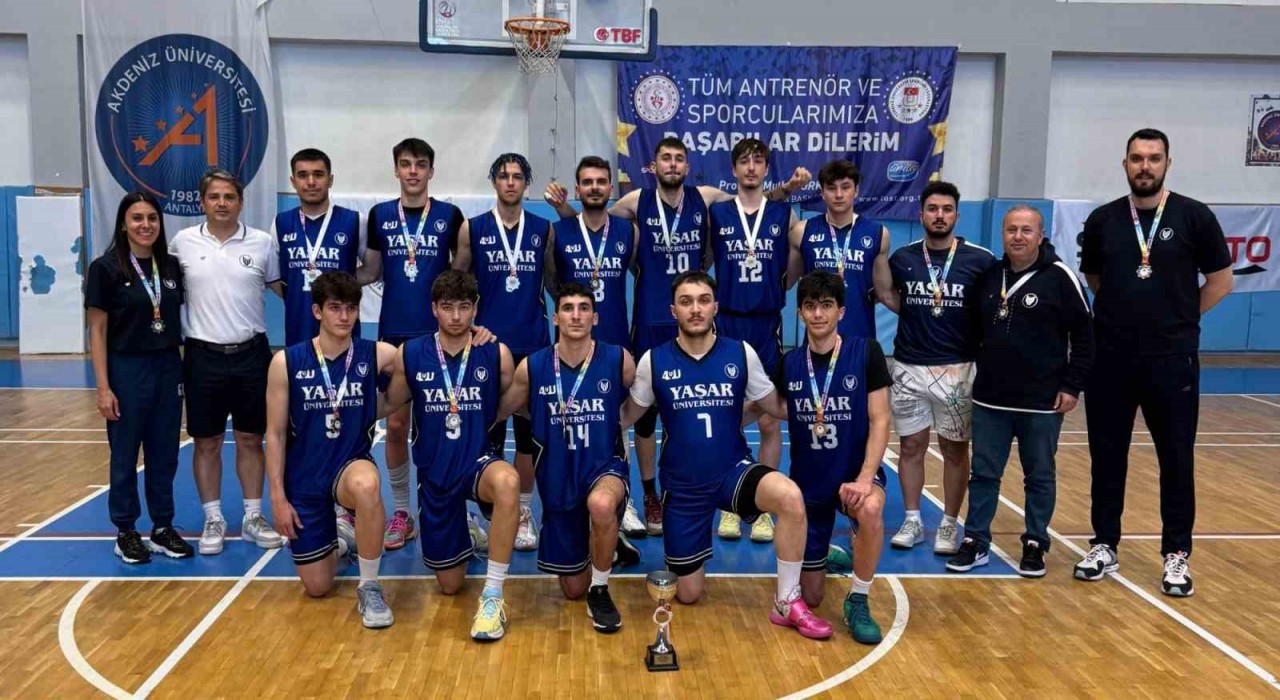 Yaşar Üniversitesi Erkek Basketbol Takımı Süper Lige yükseldi