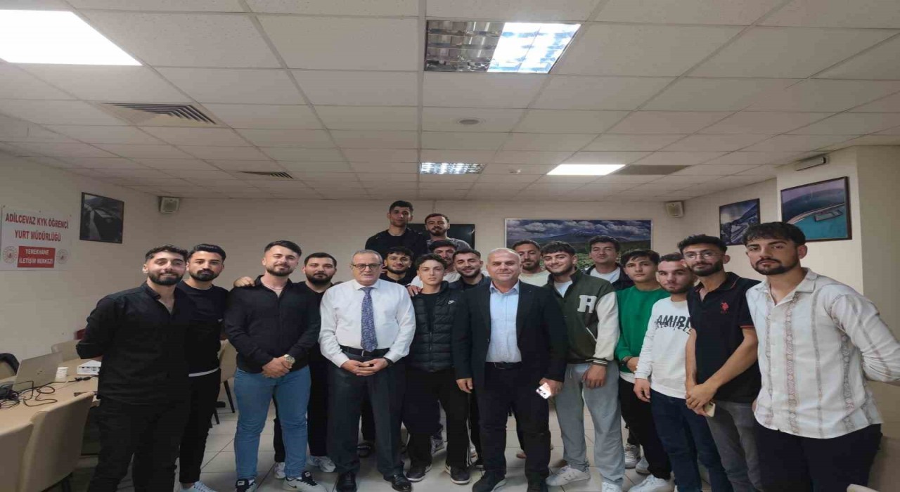 ‘Yaşayan İnsan Hazinesi Birol, öğrencilerle bir araya geldi
