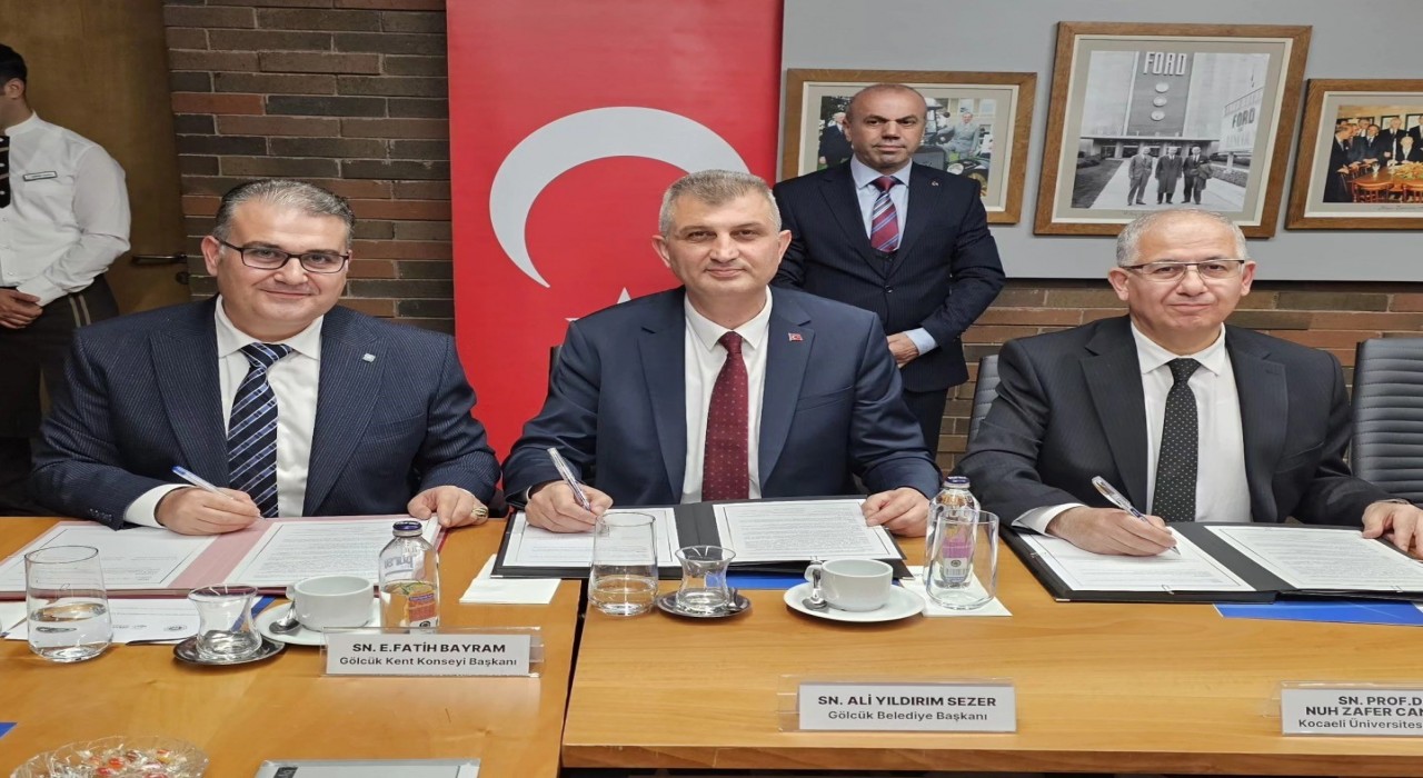 Yeni Yüzyılda Gölcük Vizyonu protokolü imzalandı