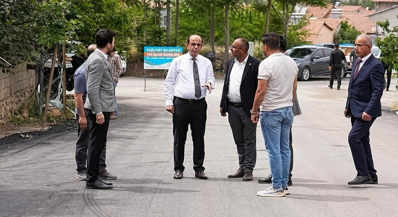 Yeşilyurtta ulaşım altyapısı güçleniyor, asfalt çalışmaları sürüyor