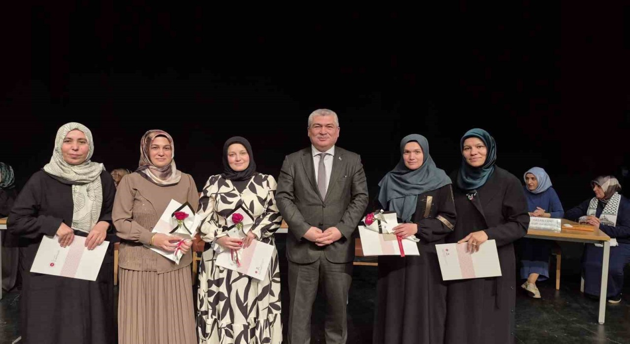 Yetişkin Kuran kursu öğrencileri bilgilerini yarıştırdı