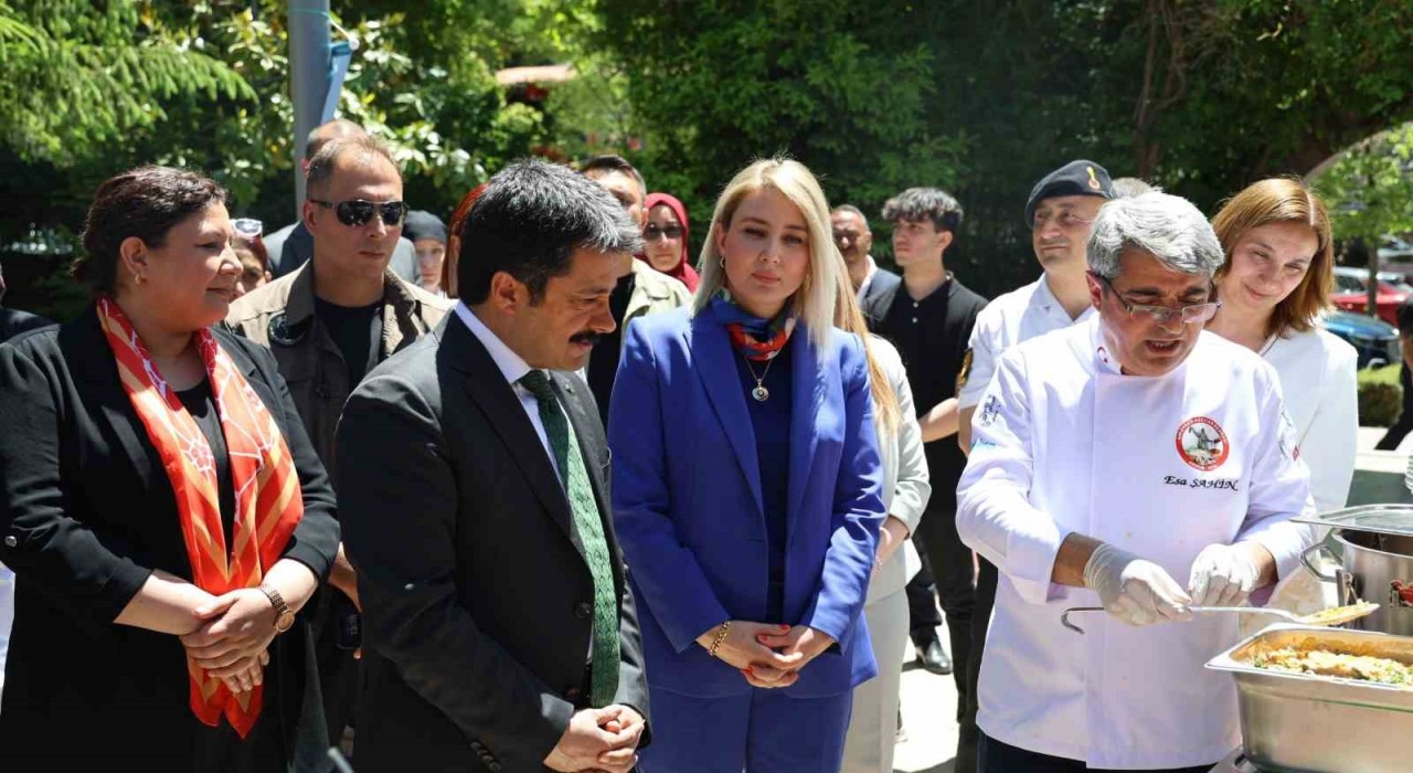 Yöresel Lezzetler Türk Mutfağı Haftasına Ahi çorbası damga vurdu