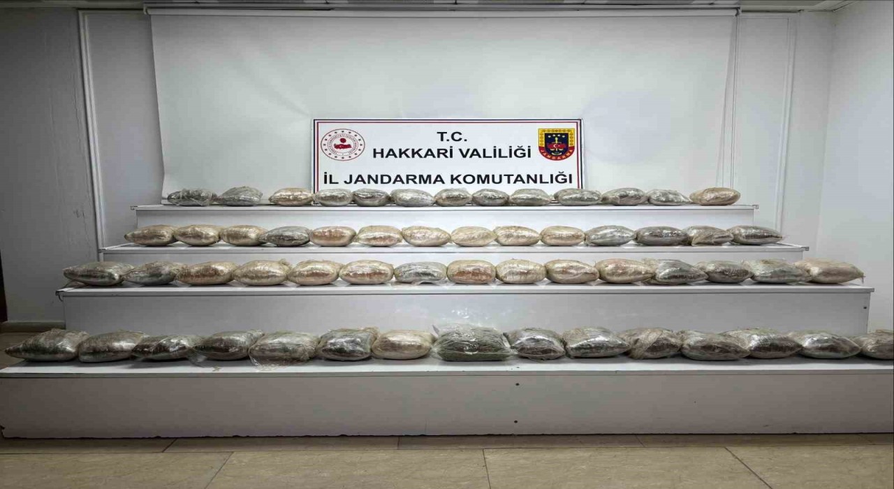 Yüksekovada 34 kilo kubar esrar ele geçirildi