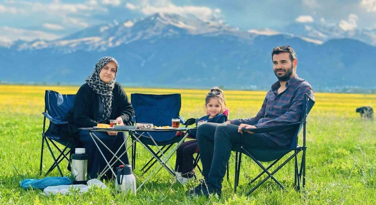 Yüksekovada iki mevsim arası renk cümbüşü