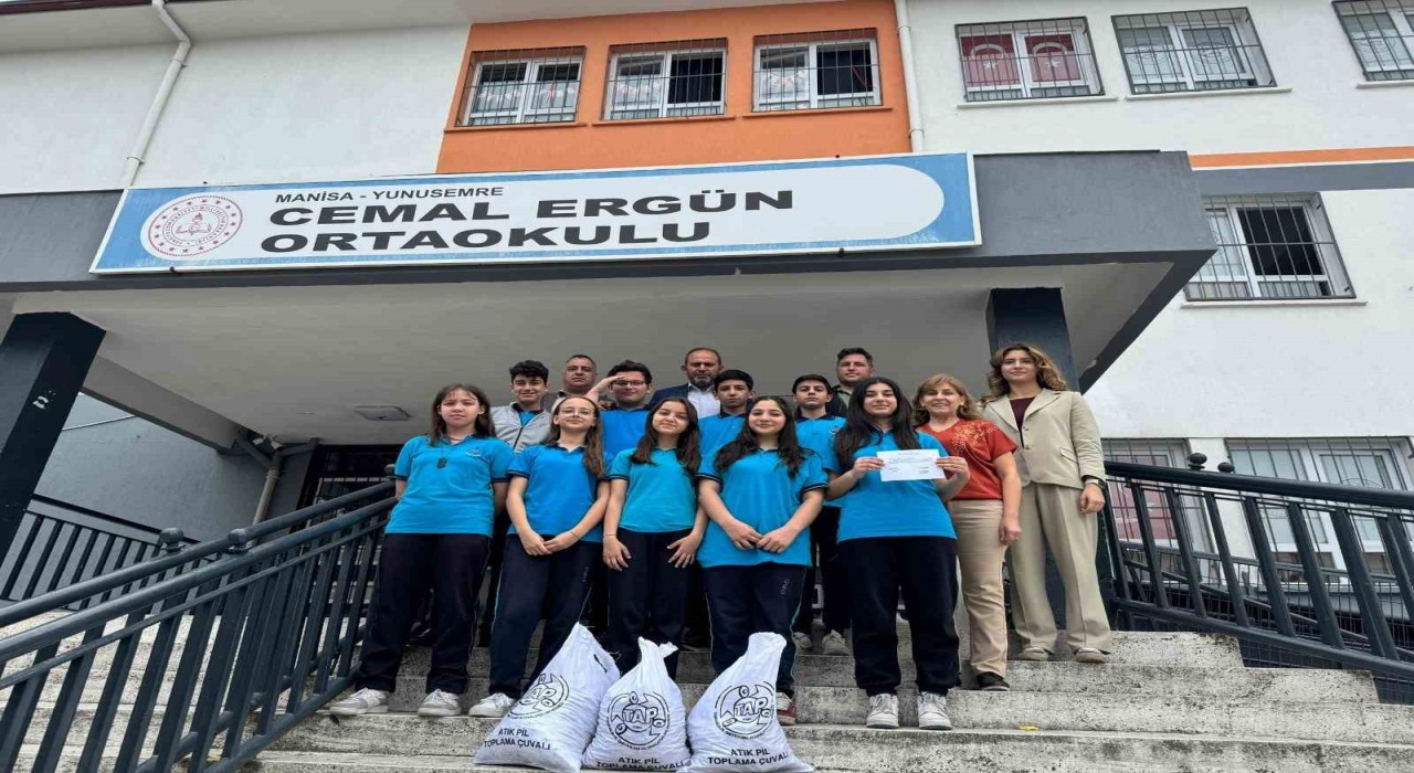 Yunusemrede okullar arası pil yarışması sona erdi