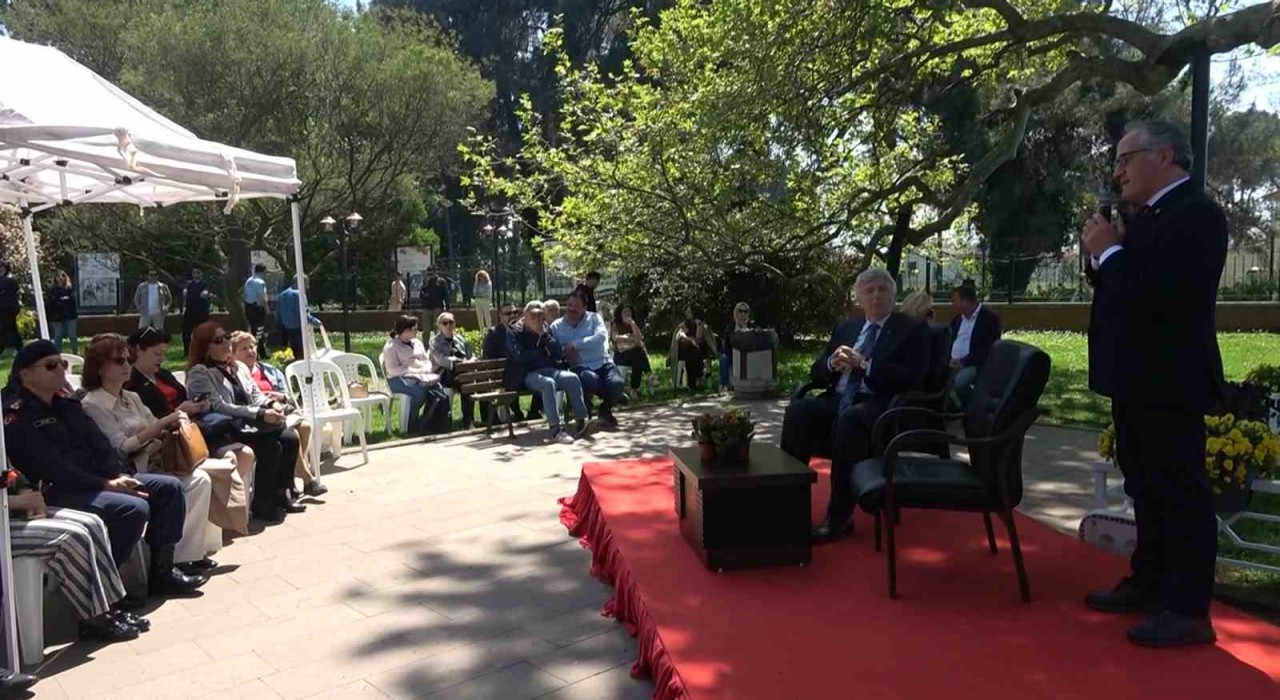 Yürüyen Köşkteki söyleşide 100 yaşının üzerindeki anıt ağaçlar ele alındı