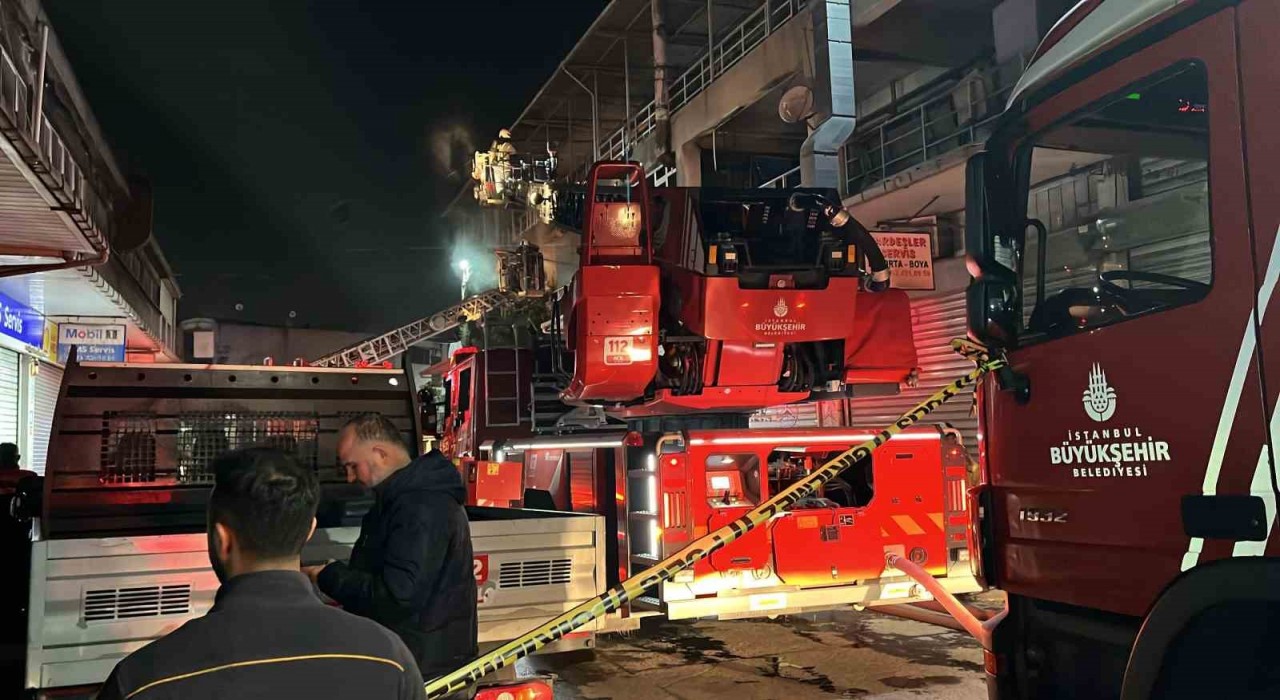 Zeytinburnunda conta atölyesinde çıkan yangın söndürüldü