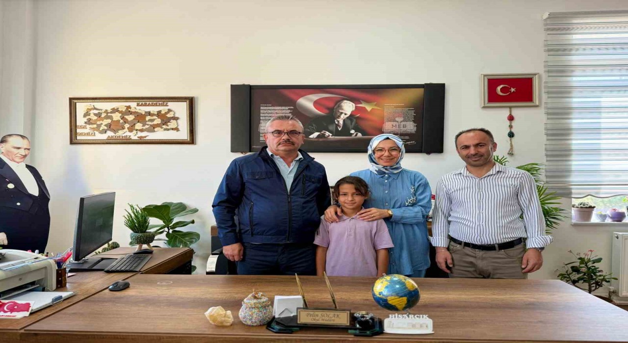 1 Kural 1 Ömür temalı resim yarışması il birincisi Hisarcık Atatürk İlkokulundan