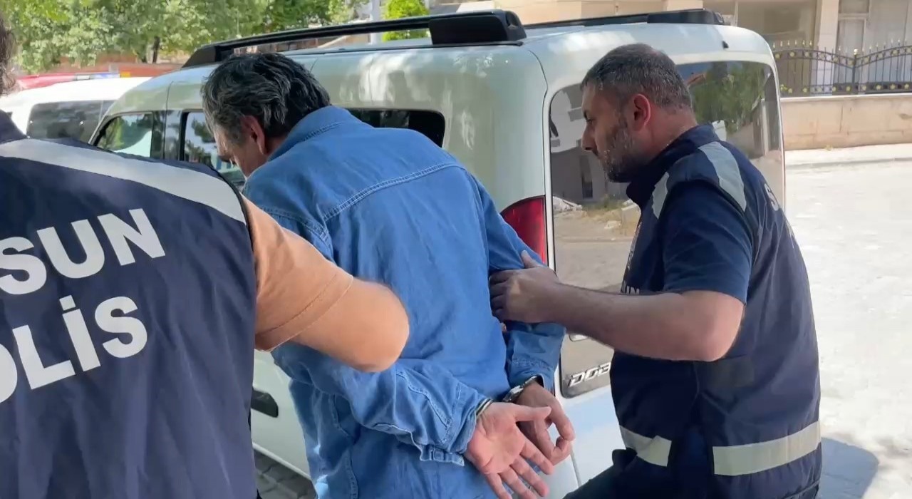 15 yıl hapis cezası olup 12 yıldır firarda olan şahıs otogara kardeşini karşılamaya gidince yakalandı
