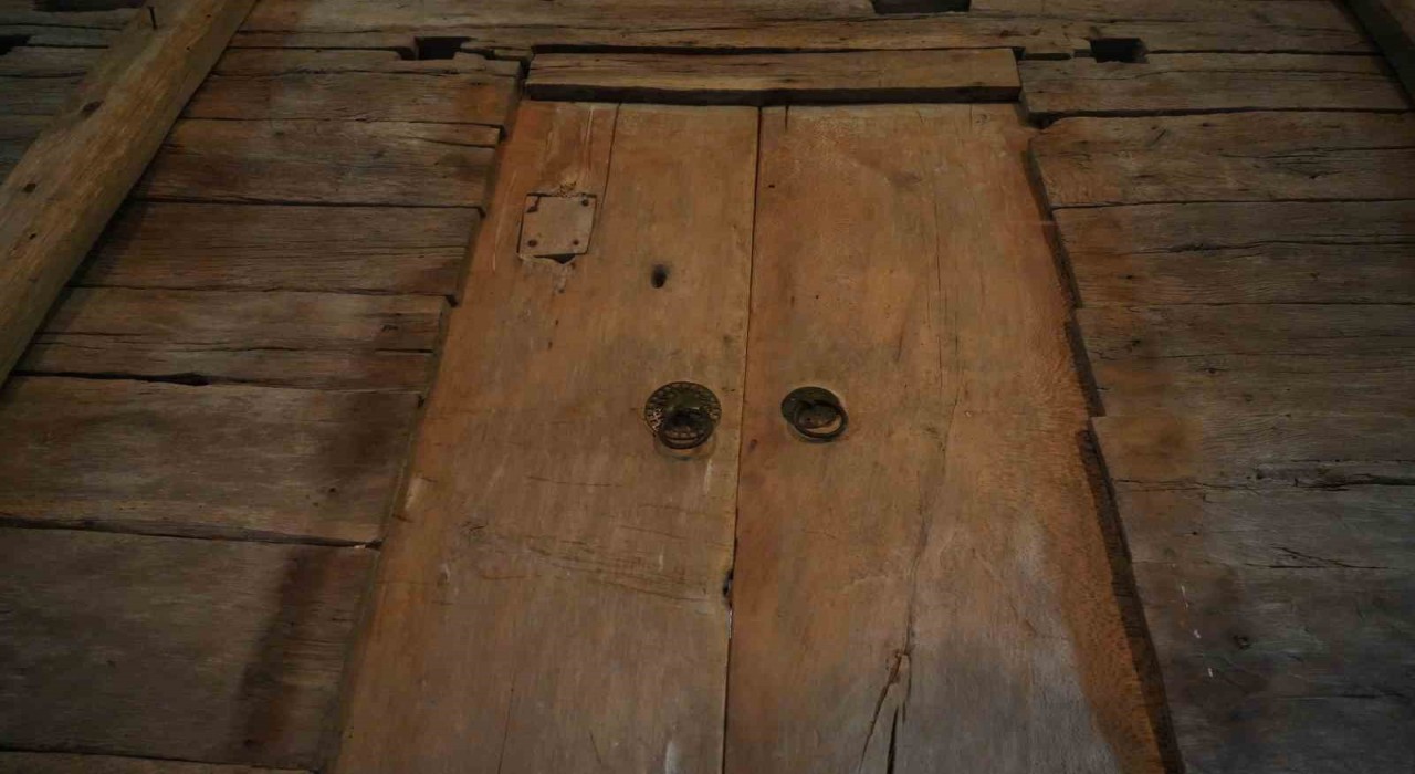 7 asırdır ayakta: Tek bir çivisi bile yok