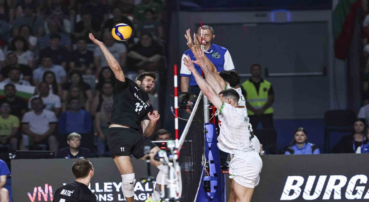 A Milli Erkek Voleybol Takımı, Bulgaristanı 3-0 mağlup etti