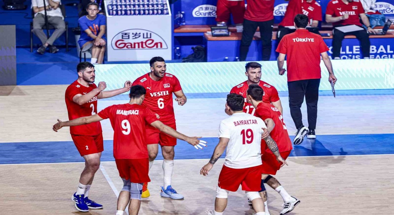 A Milli Erkek Voleybol Takımı, Slovenyaya 3-0 mağlup oldu