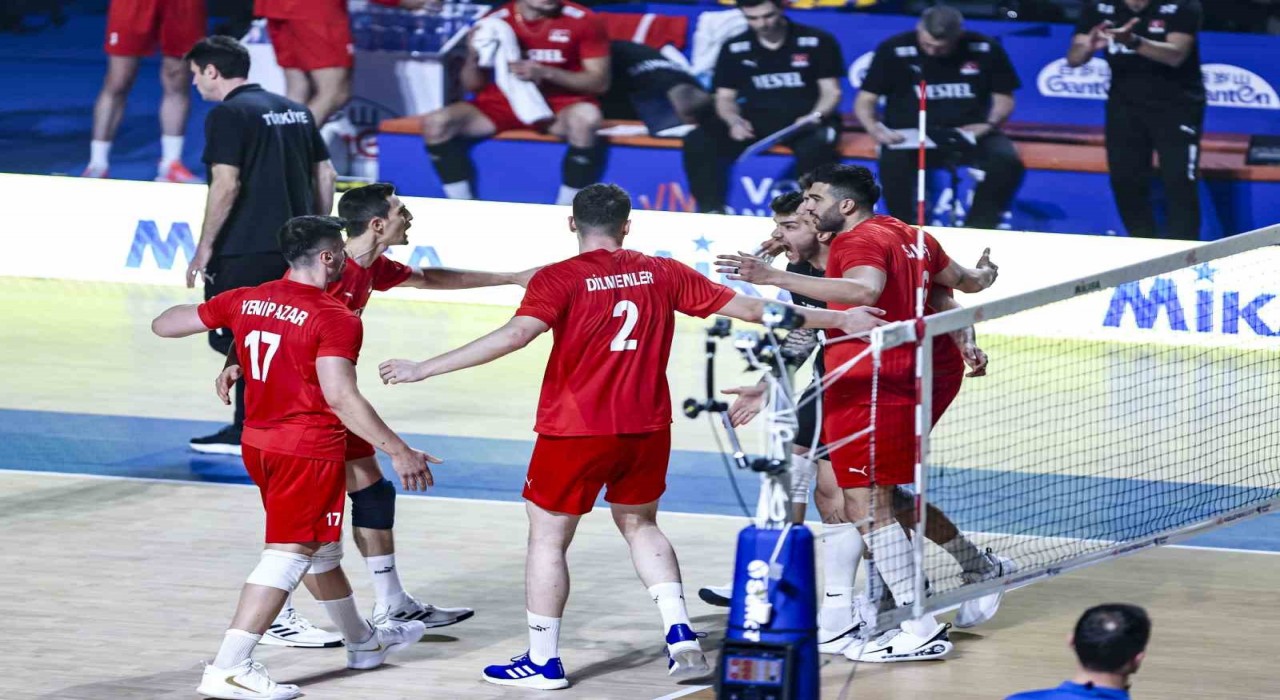 A Milli Erkek Voleybol Takımı, Ukraynaya 3-0 mağlup oldu