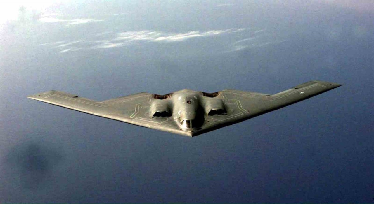 ABDnin B-2 bombardıman uçaklarını Guam Adasına taşıdığı iddiası