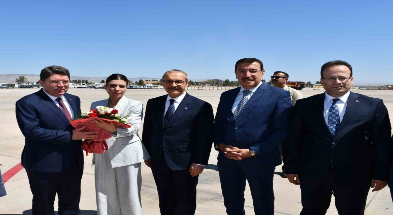 Adalet Bakanı Yılmaz Tunç, Malatyada temaslarda bulunuyor