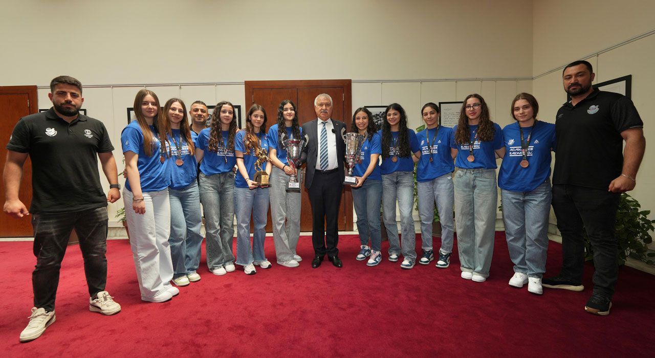 Adana Büyükşehir U18 Kız Basketbol Takımı Türkiye Üçüncüsü Oldu!
