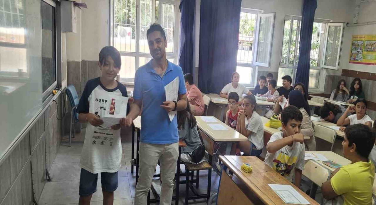 Adanada 522 bini aşkın öğrenci karne aldı