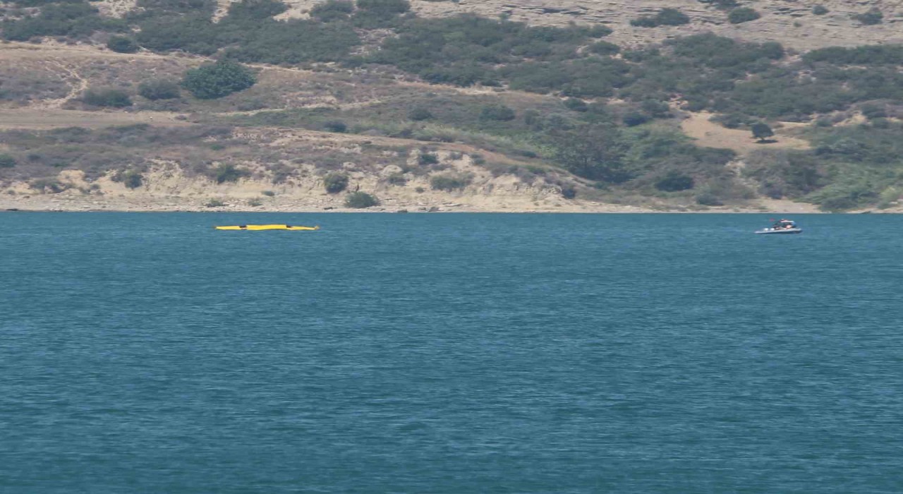 Adanada düşen uçaktaki 2 pilot kurtarıldı