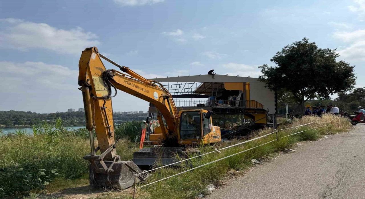 Adanada yıkım gerginliği