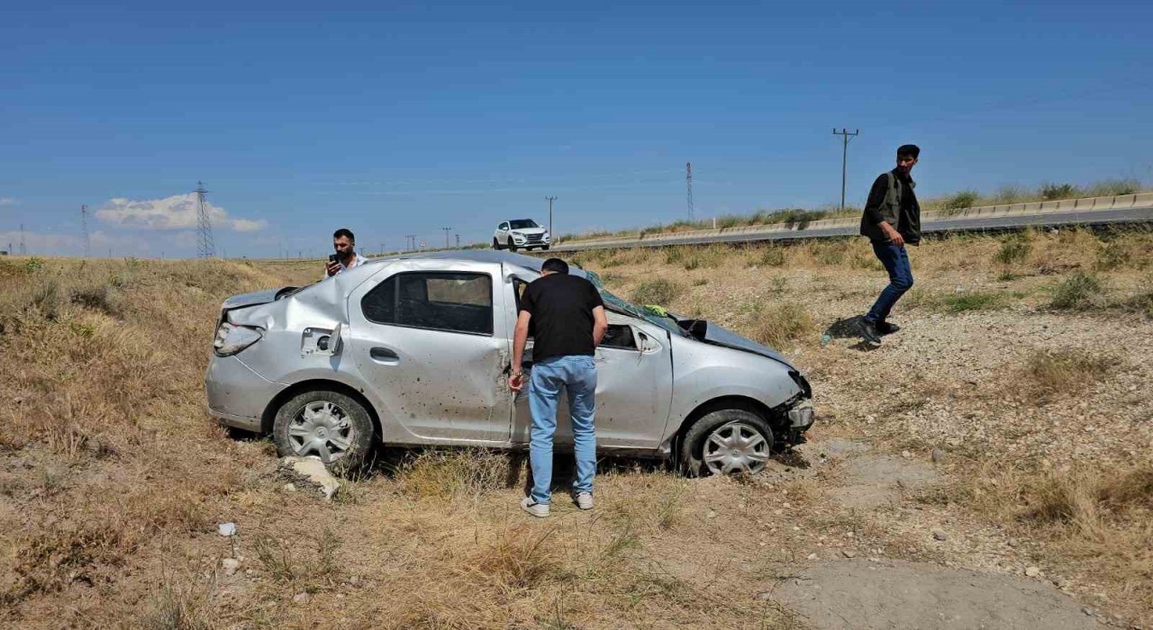 Adilcevazda otomobil takla attı: 6 yaralı