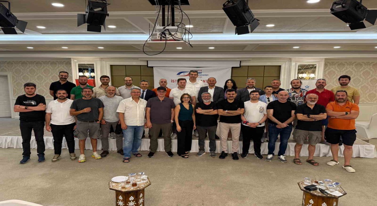 Afyonkarahisarda haber kameramanlarının sorunları ve çözüm önerileri ele alındı