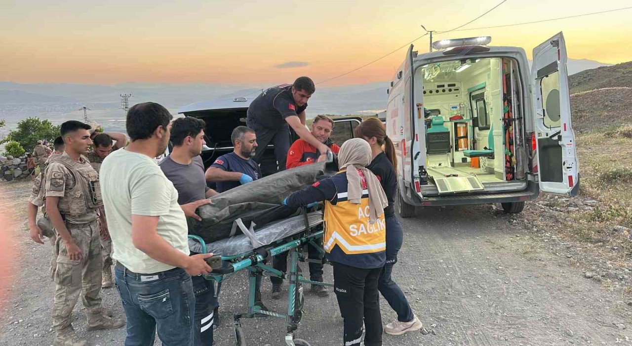 Ağrı Dağına tırmanış sırasında kalp krizi geçiren dağcı hayatını kaybetti