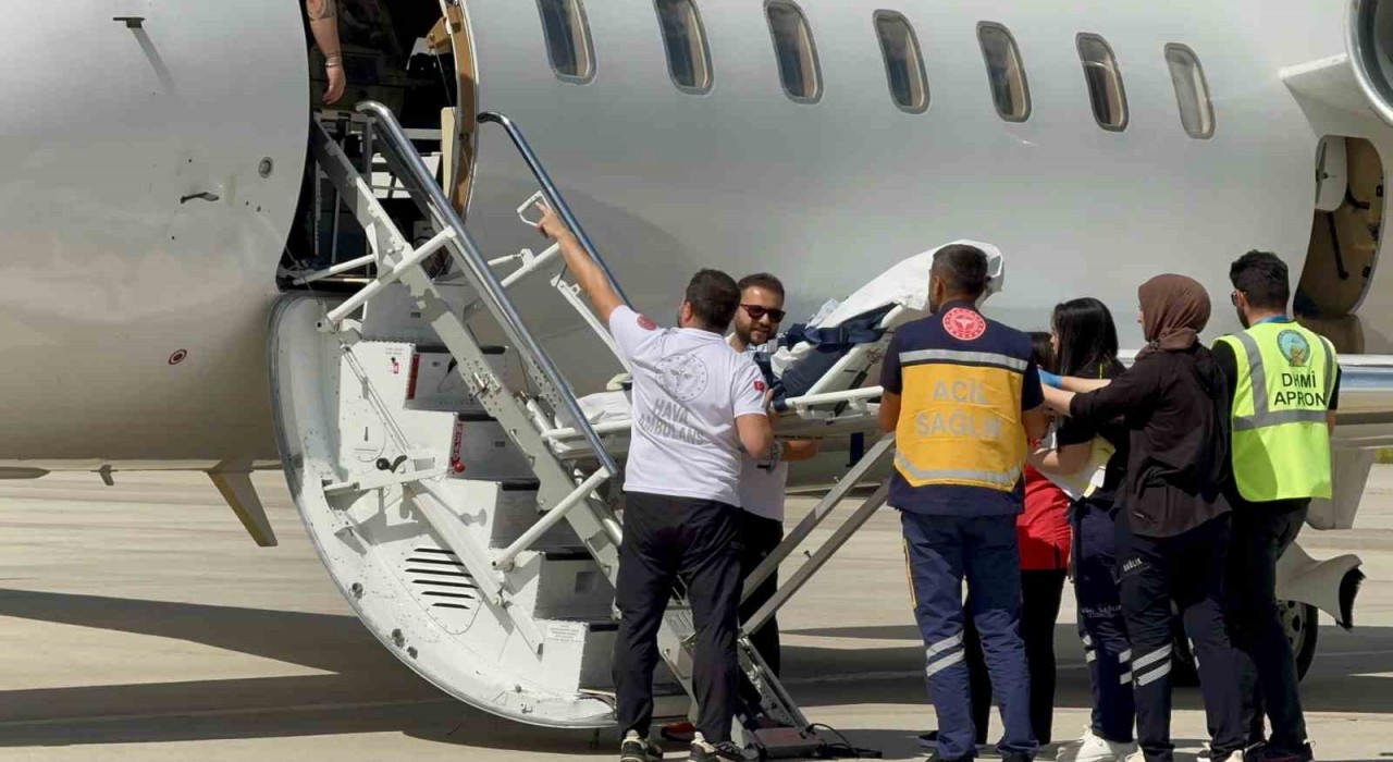 Ağrıda kritik durumdaki çocuk hasta için hava ambulansı seferber edildi