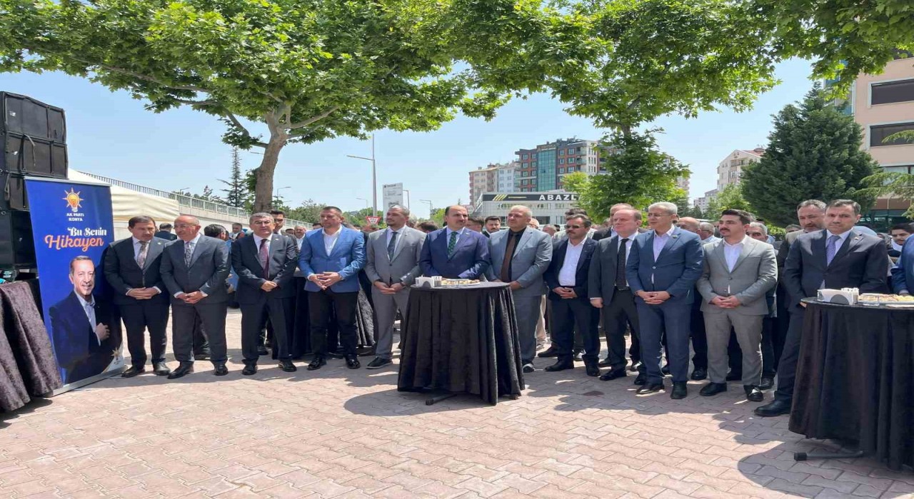 AK Parti Konyada bayramlaşma programı düzenlendi