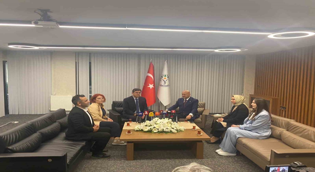 AK Partiden DEM Partiye bayram ziyareti