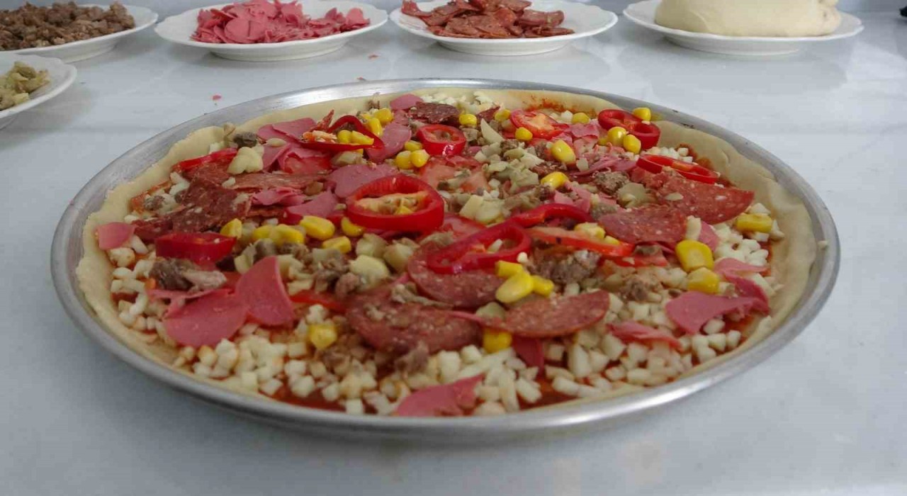 Akçadağın yeni gözdesi: İnce hamurlu pizza, kömbe ve pilavı geride bıraktı