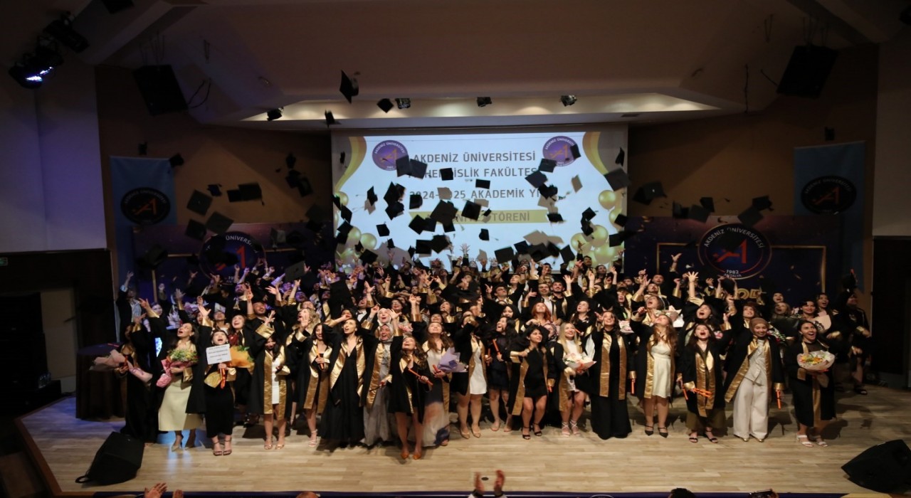 Akdeniz Üniversitesinde mühendisler mezun oldu