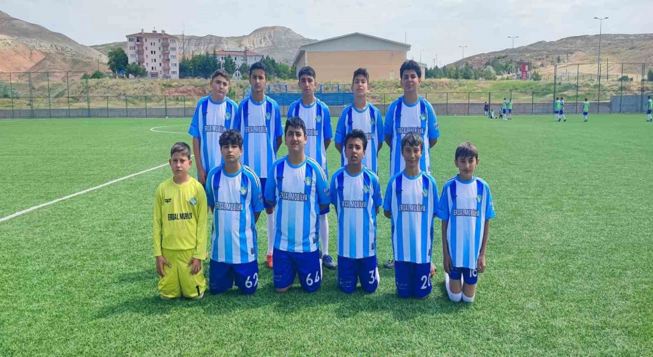 Akkışlada ücretsiz futbol kursu