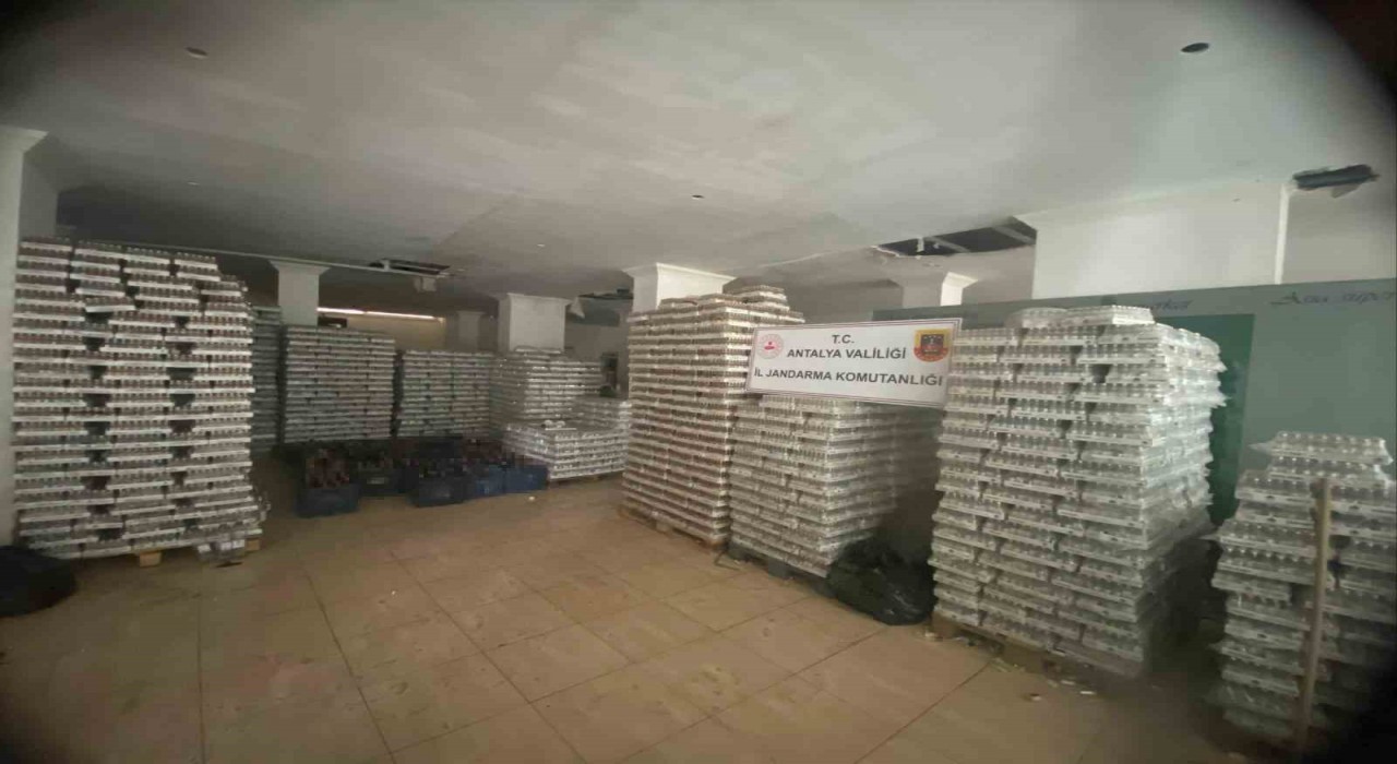 Alanyada 10 bin litre kaçak alkol ele geçirildi