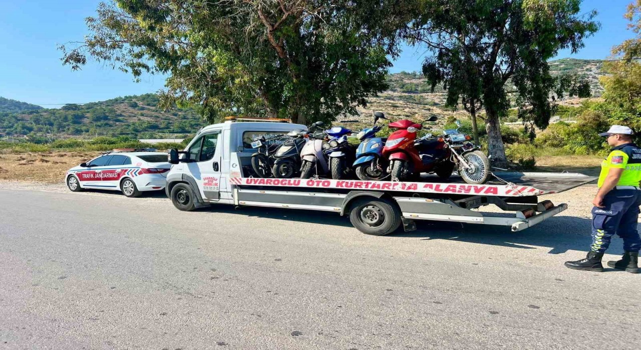 Alanyada Jandarmadan motosiklet denetimi