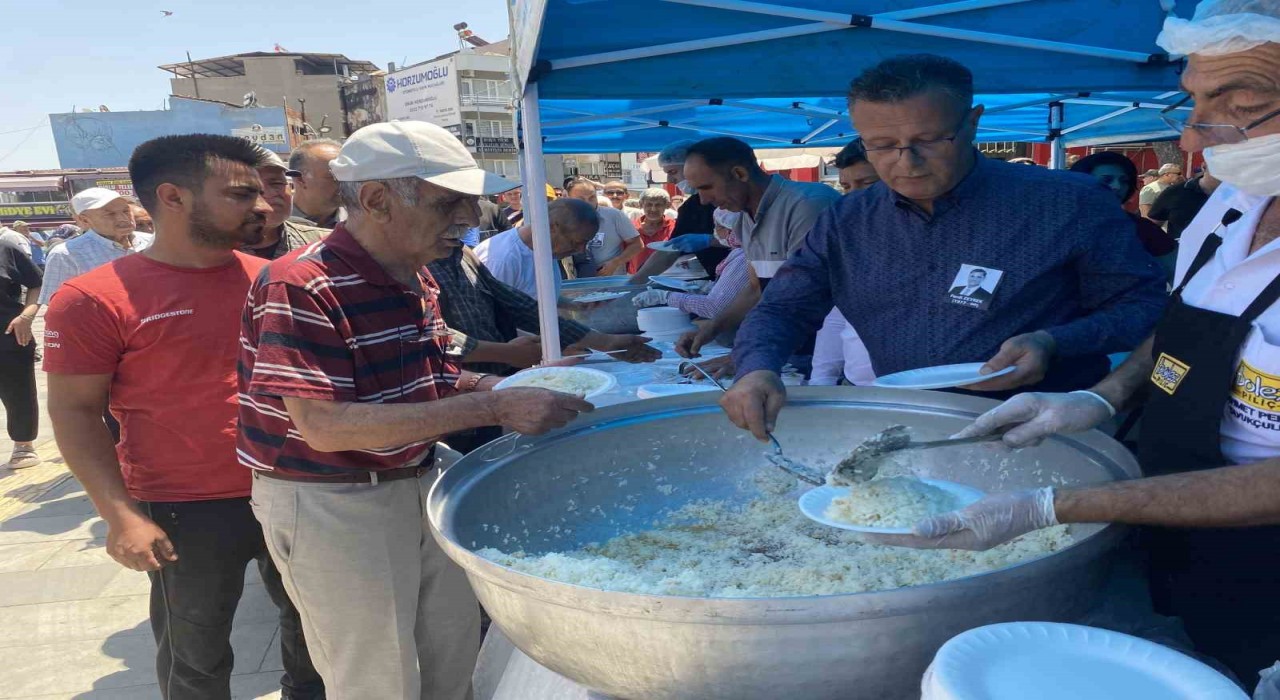 Alaşehir Belediyesinden merhum Ferdi Zeyrek için pilav hayrı