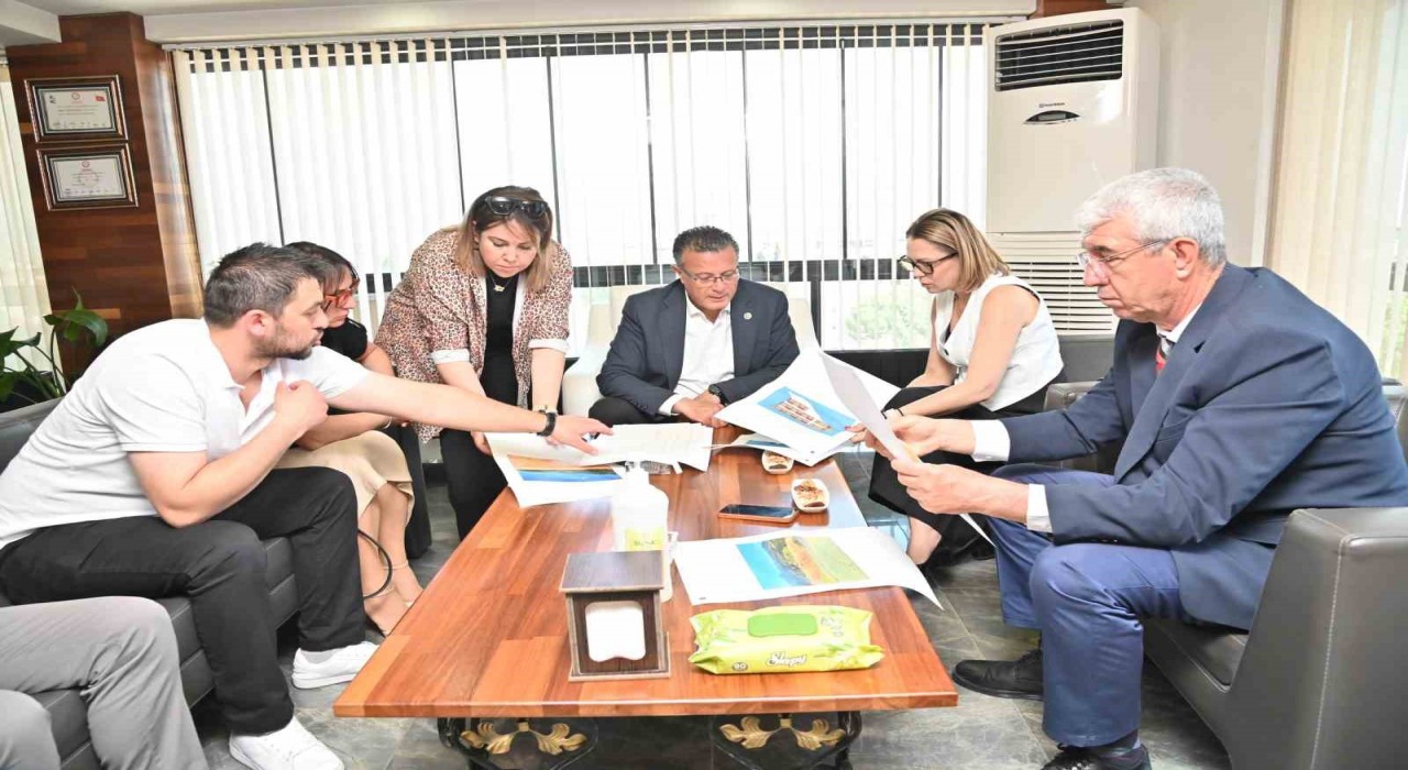 Alaşehirde sokak hayvanları için yapılan çalışmalar değerlendirildi