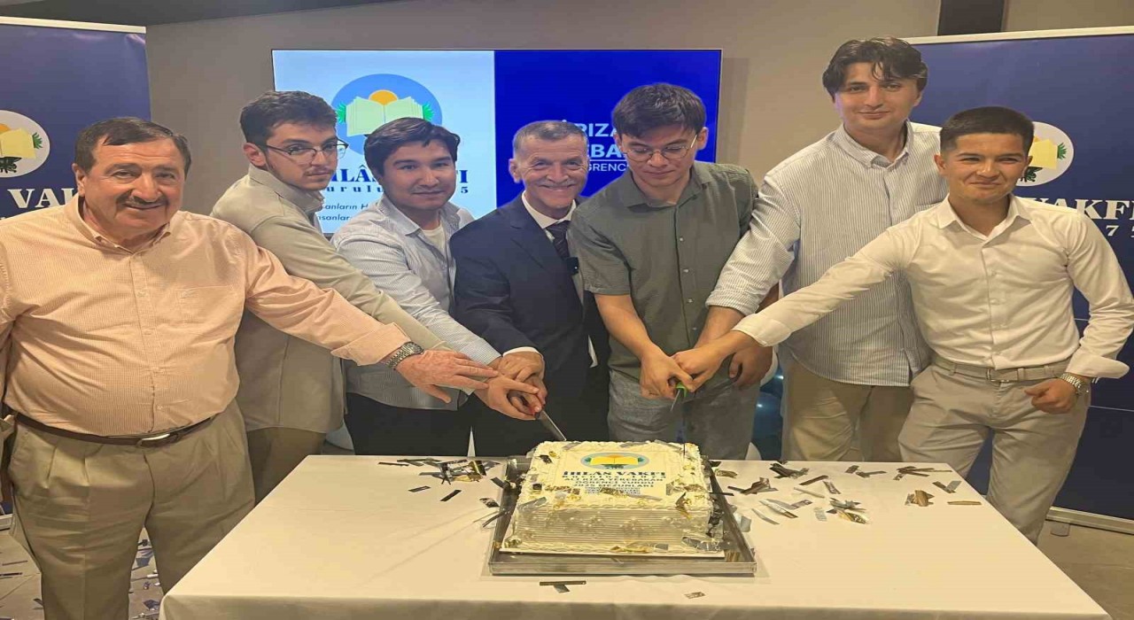 Ali Rıza Yerebakan Erkek Öğrenci Yurdu ilk mezunlarını verdi