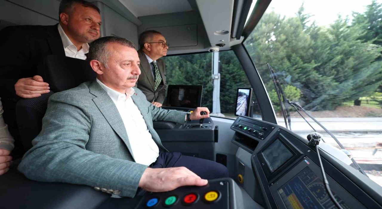 Alikahya Tramvay Hattında ilk sürüş Başkan Büyükakından