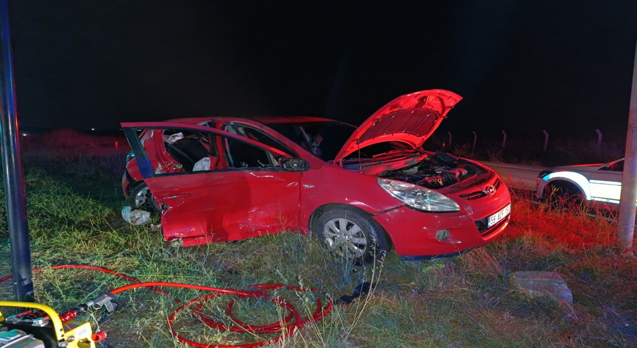 Alkol ve ışık ihlali kazayı beraberinde getirdi: 2 yaralı