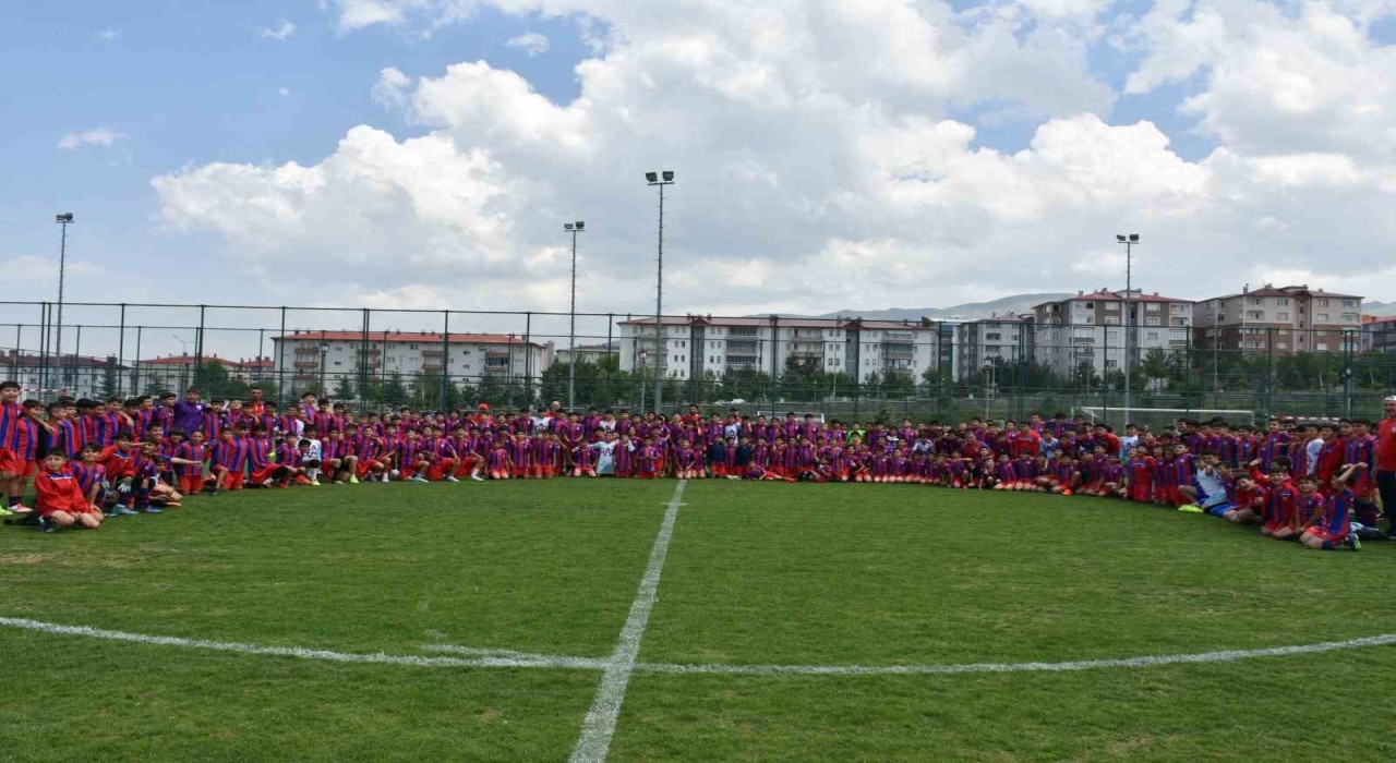 Altınordu futbol şenliği Erzurumda yapıldı
