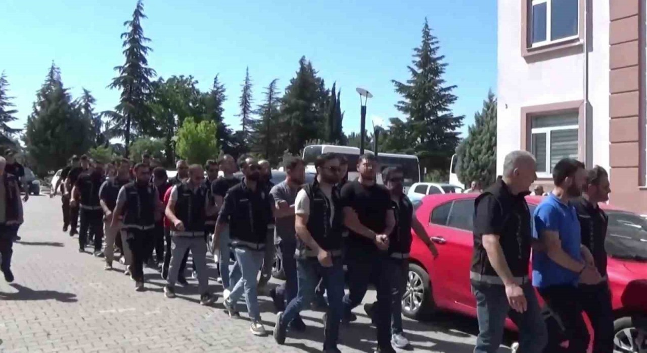 Amasya ve Ankarada uyuşturucu şebekelerine operasyon: 13 tutuklama
