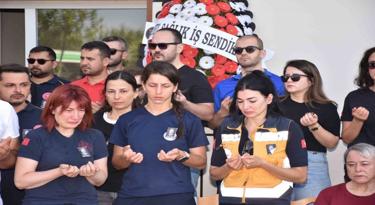 Ambulans şoförü Erkeyi mesai arkadaşları son yolculuğuna uğurladı