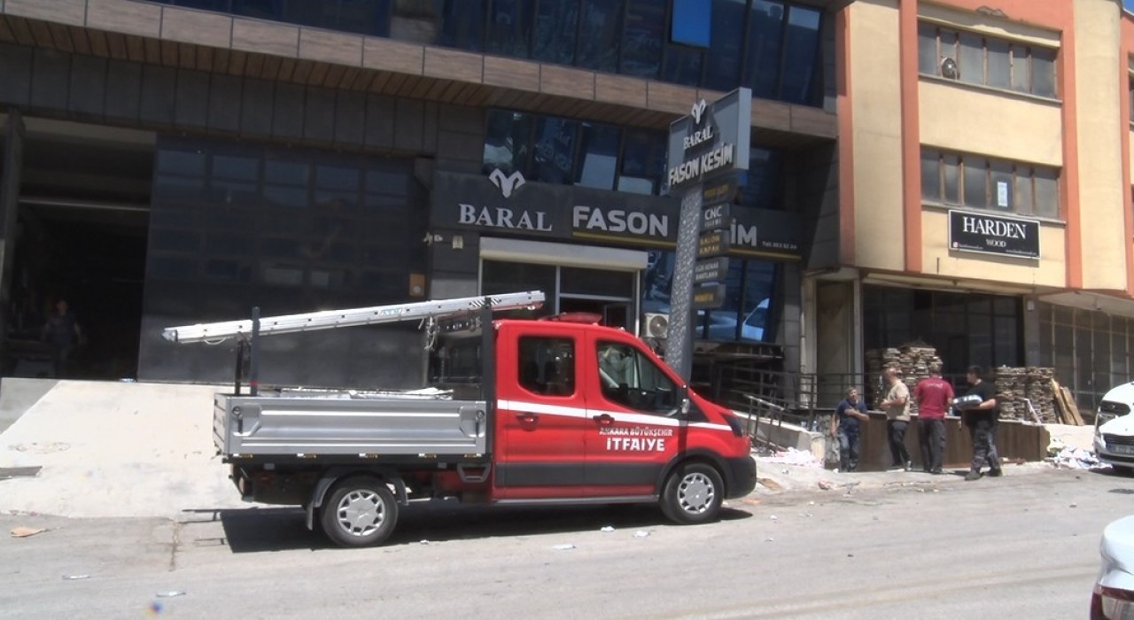 Ankarada mobilya imalathanesinde yangın: 3 yaralı