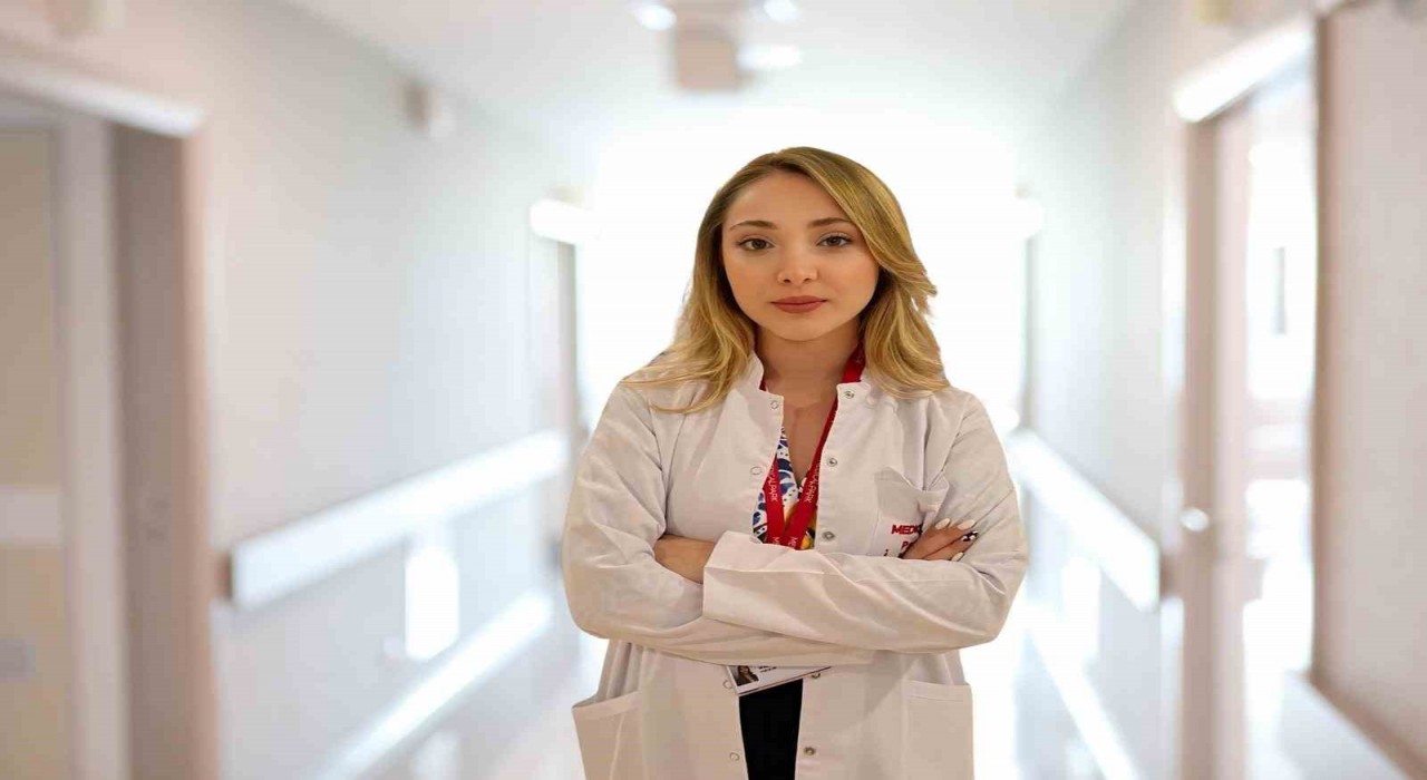 Anoreksiya nervozayı sosyal medya ve akran baskısı tetikleyebilir