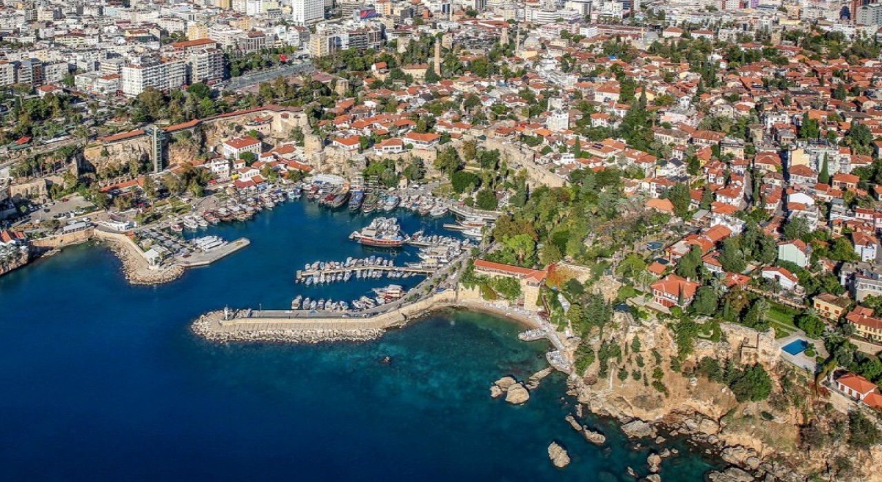 Antalya Mermerli Plajında bin TLlik giriş ücreti tartışması