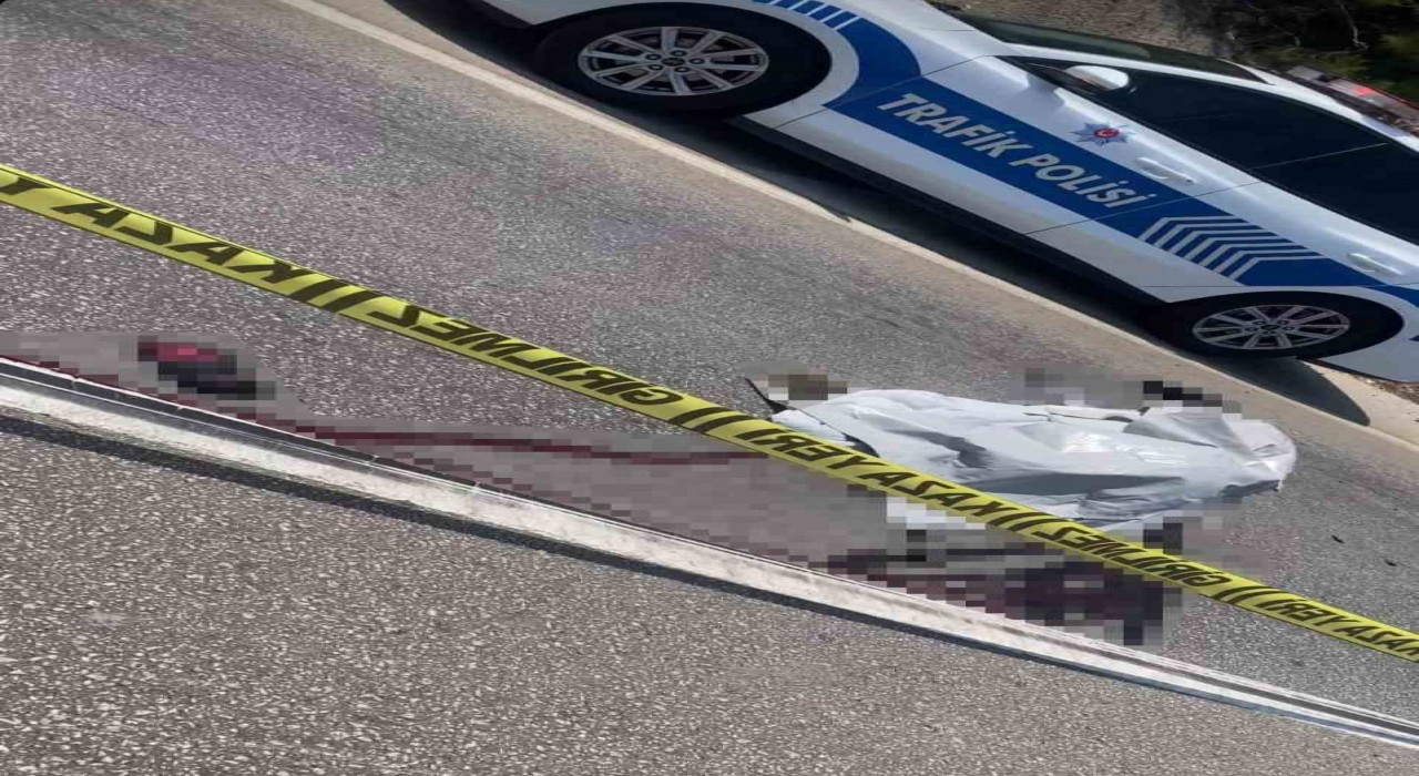 Antalyada Kemer yolunda feci kaza: 2 ölü, 4 yaralı