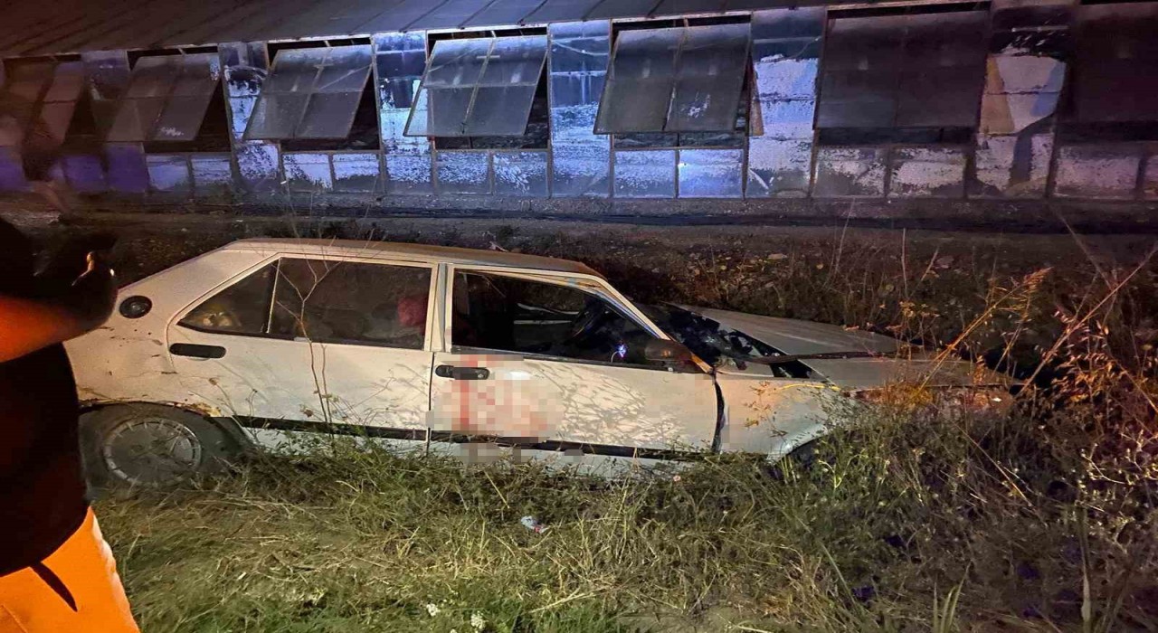 Antalyada otomobil ile motosiklet çarpıştı: 1 ölü, 2 ağır yaralı