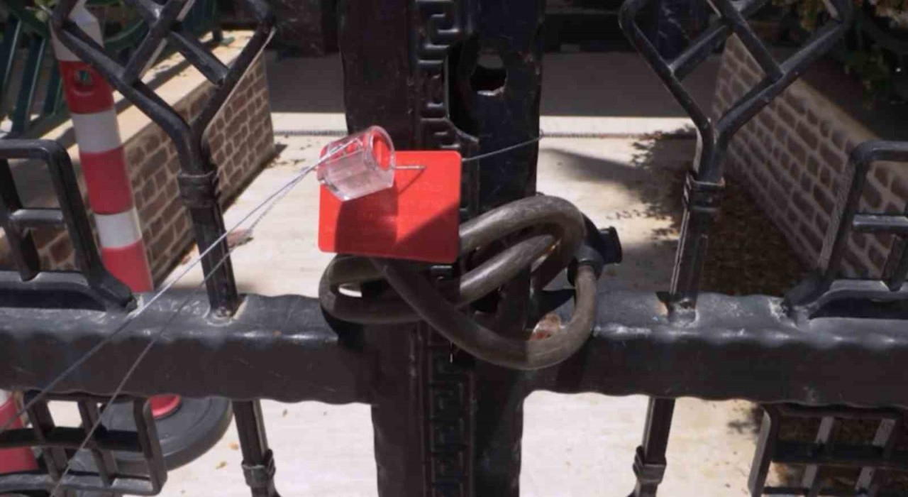 Antalyada yangın güvenliği sebebiyle ruhsatları askıya alınan tesislerden biri mühürlendi